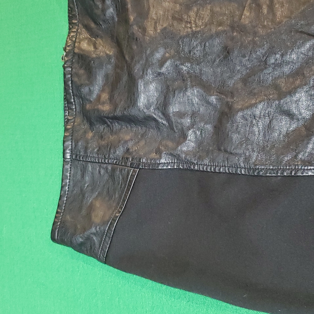 Forever 21 pleather black size large skirt - Picture 3 of 8